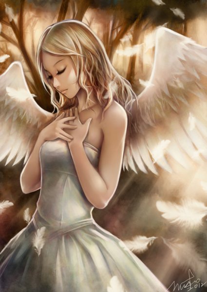 Девушка с крыльями арт
