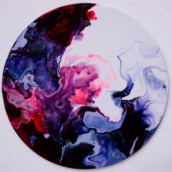 Абстрактная живопись жидким акрилом