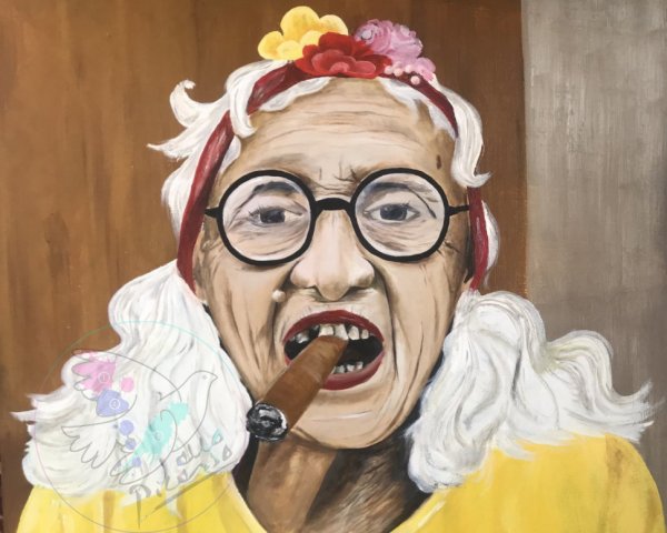 Бабуля с трубкой