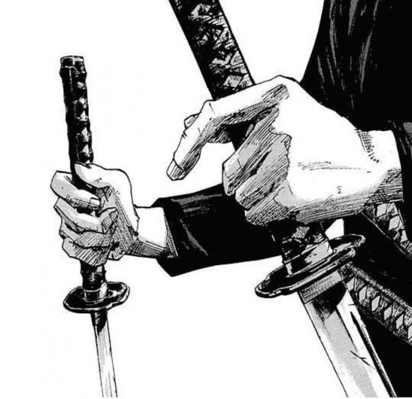 Самурайский меч в руке