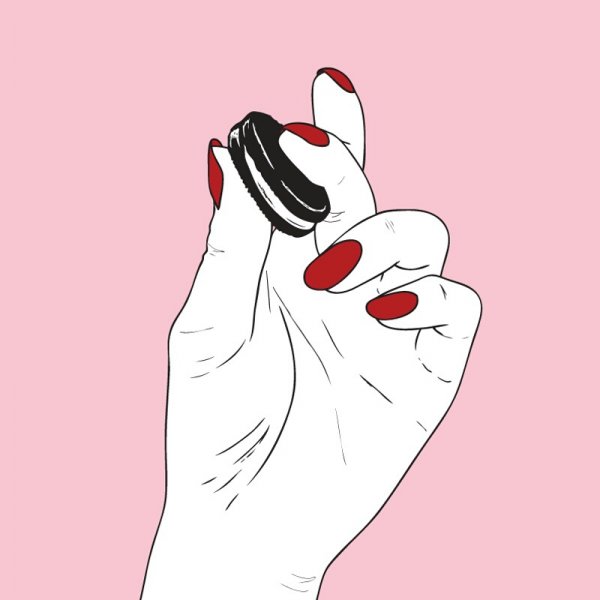 Маникюр с сердечком на пальце