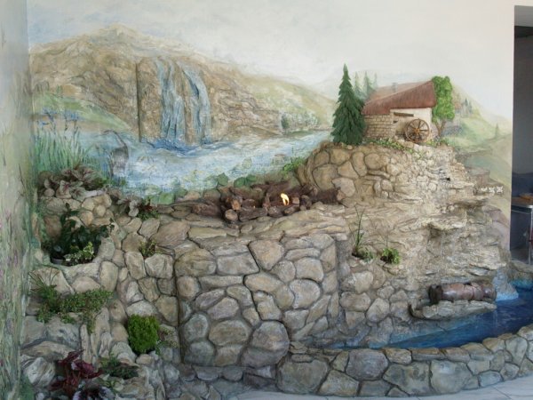 Роспись стен в интерьере водопад