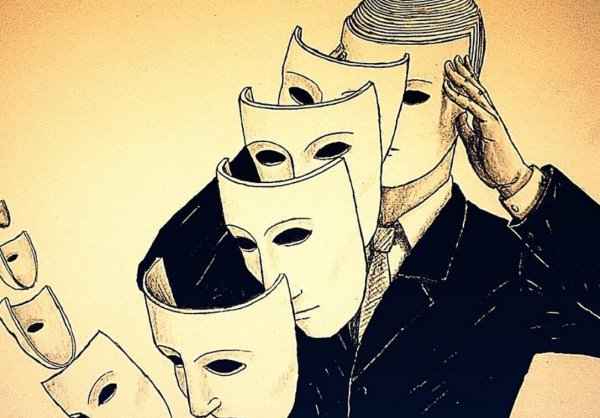 Человек под маской