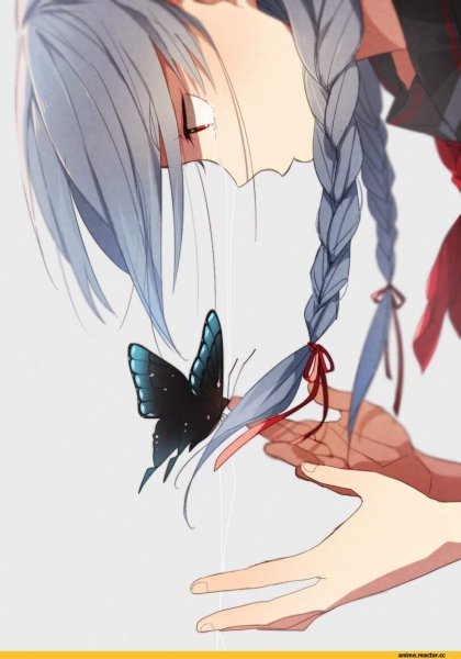 Аниме девушка с бабочками