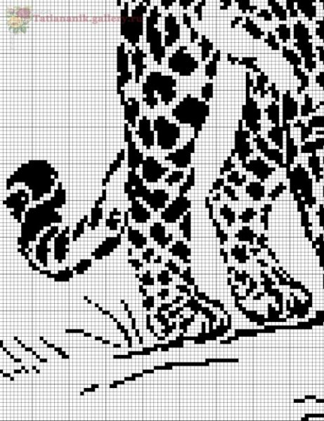 Монохромная вышивка животные