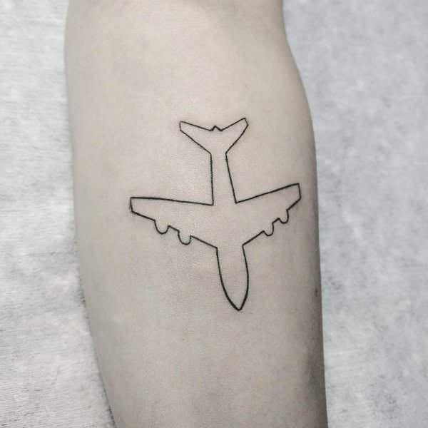 Тату самолет на руке эскиз