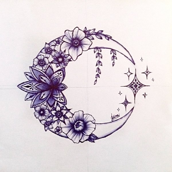Тату полумесяц с цветами