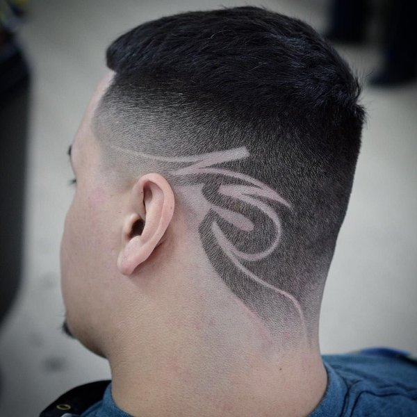 Мужские стрижки с узорами на висках