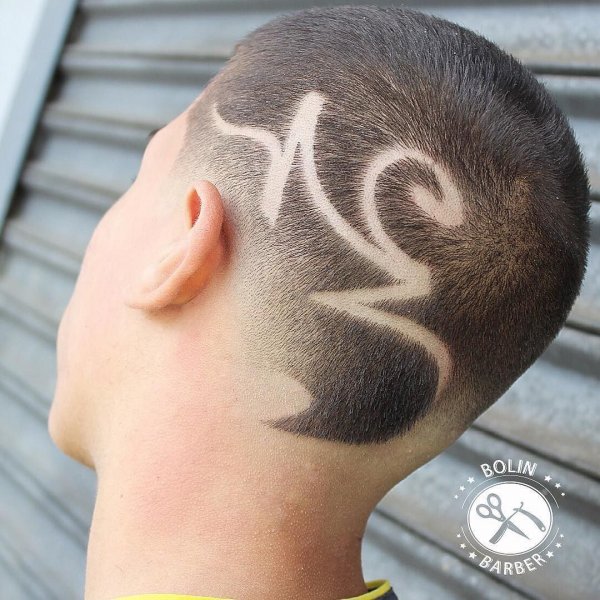 Выстриженные рисунки на голове