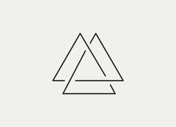 Тату три треугольника