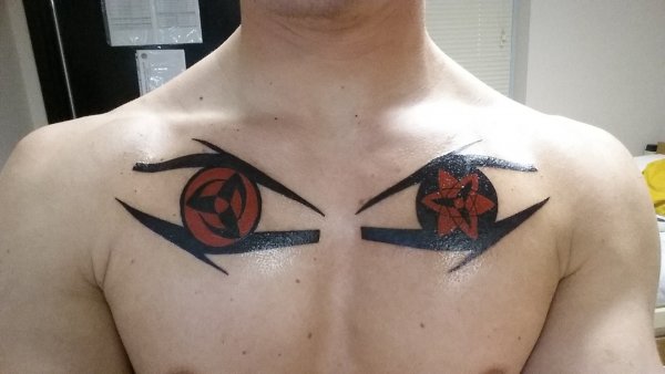 Шаринган Итачи тату