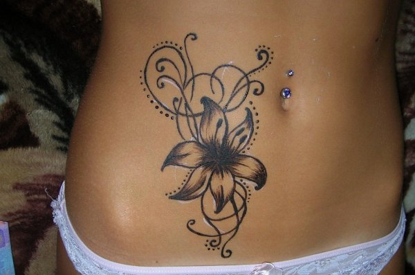 Тату хной на животе для девушек