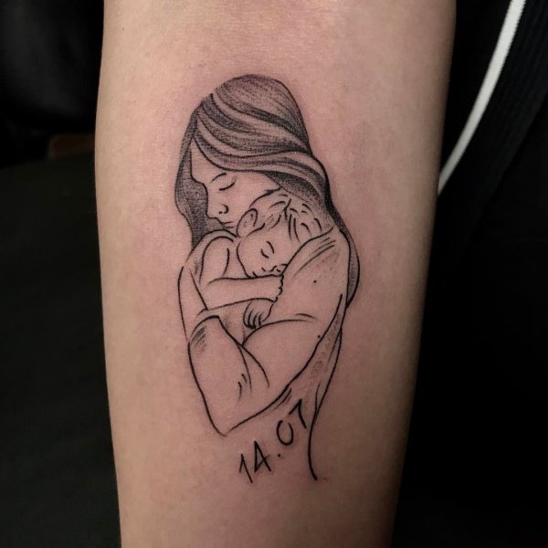 Тату про детей для девушек