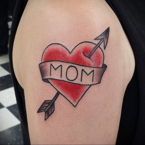 Тату надпись с сердечком