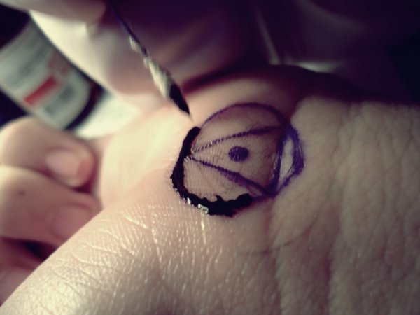 Татуировки иголкой и чернилами