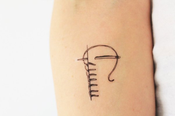 Тату швейной иглой