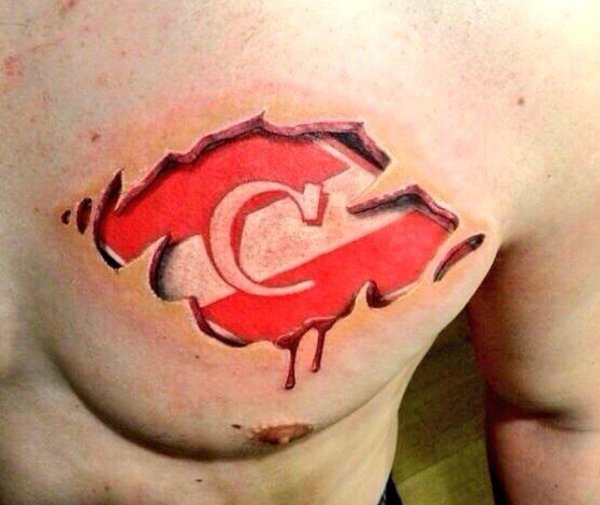 Тату Спартак на груди