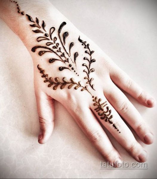 Мехенди на руке простые