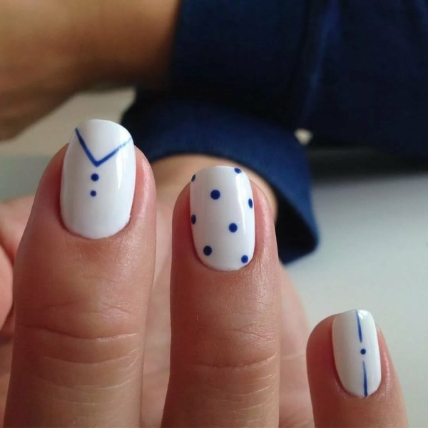 Легкий маникюр