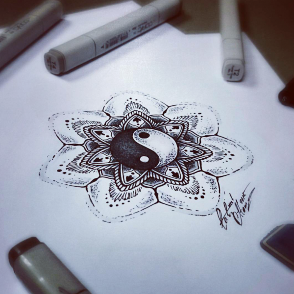 Тату черным фломастером