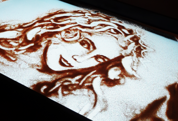 Рисунки песком на световом столе