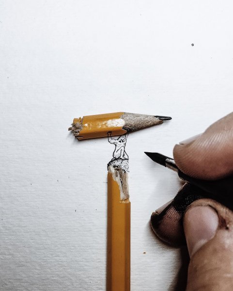 Миниатюрные рисунки на бумаге