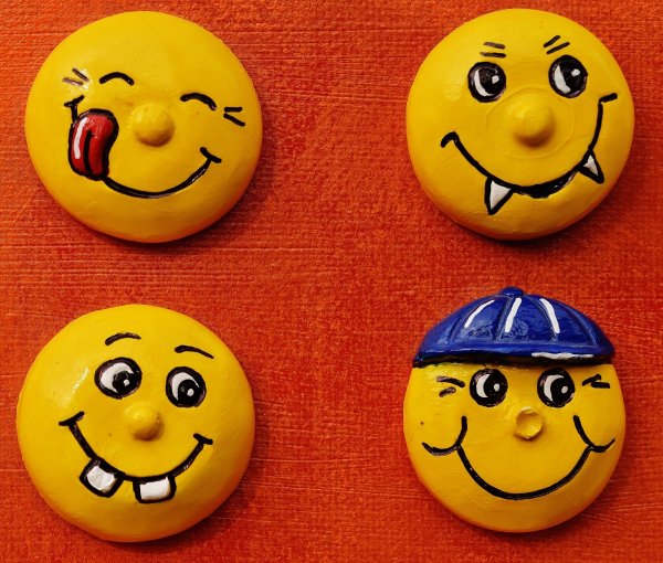 Изображения смайликов с разными эмоциями