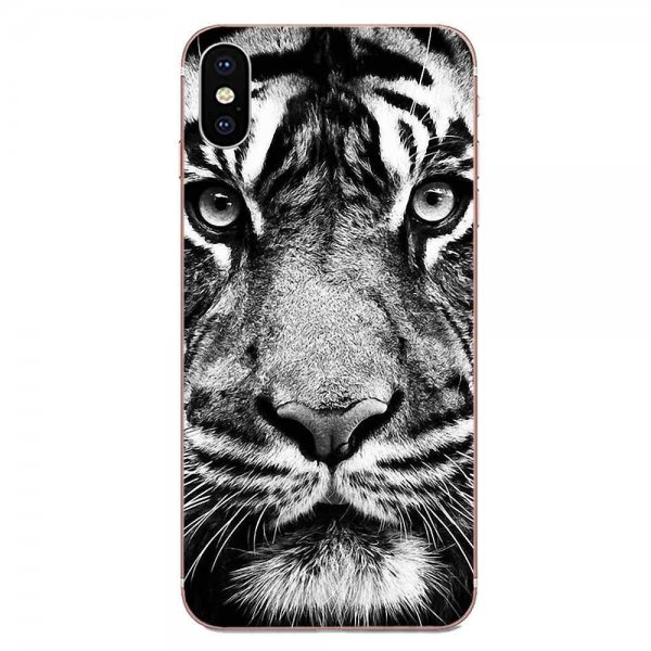 Айфон XR чехлом тигром белым