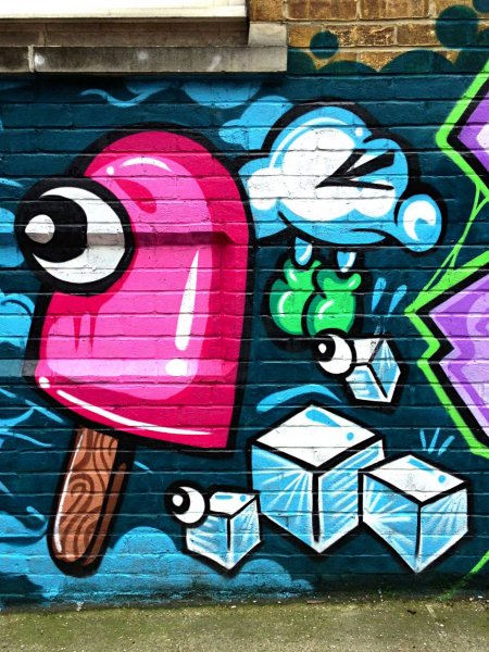 Рисование баллончиками на стене