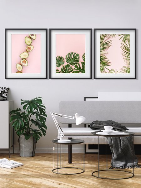 Композиция из постеров в интерьере