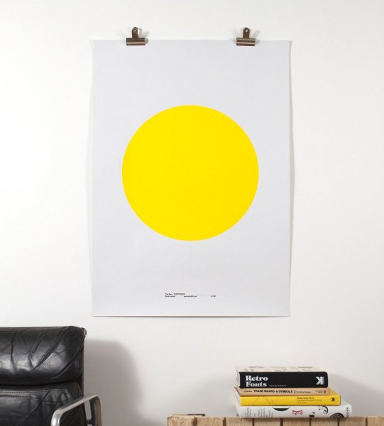 Желтый дизайнерский плакат