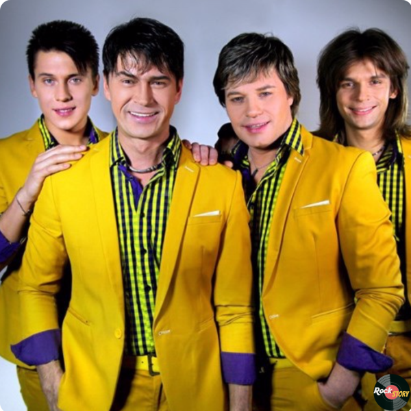 Солист группы Нана