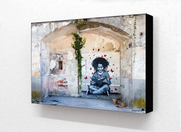 Бэнкси космонавт картина