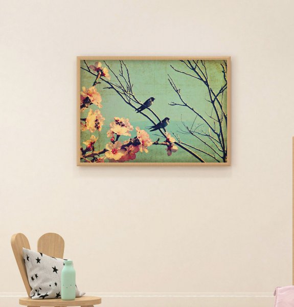 Птички с плакатом