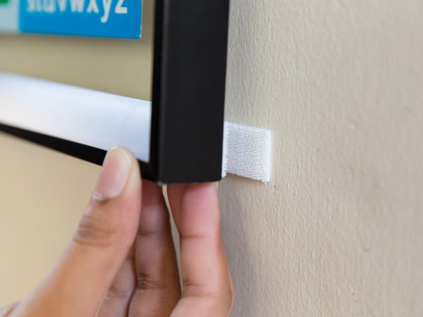 Держатели для постеров без повреждения стены