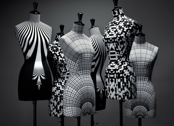 Примерка платья у портного рисунок