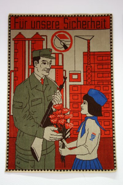 Плакаты ГДР пропагандистские