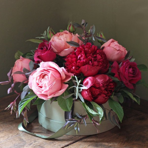 Букет с пионами