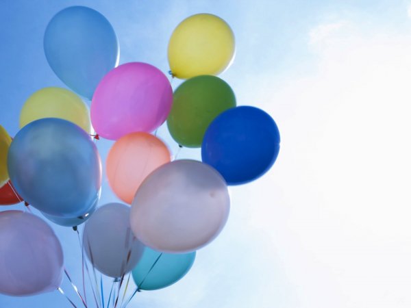 Поздравительные открытки с шарами