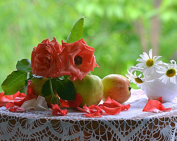 Цветы и фрукты