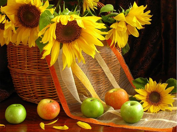 Натюрморт с подсолнухами