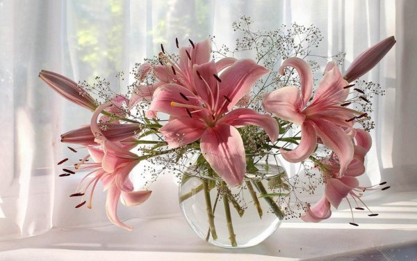 Букет нежных лилий