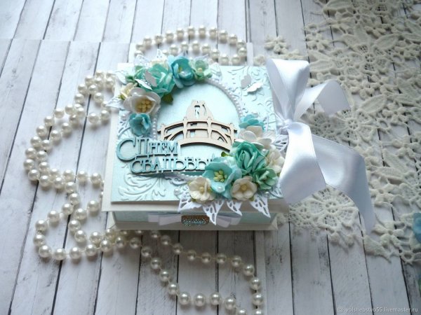 Подарок бирюзового цвета