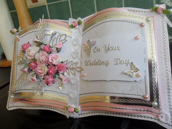 Открытка книга