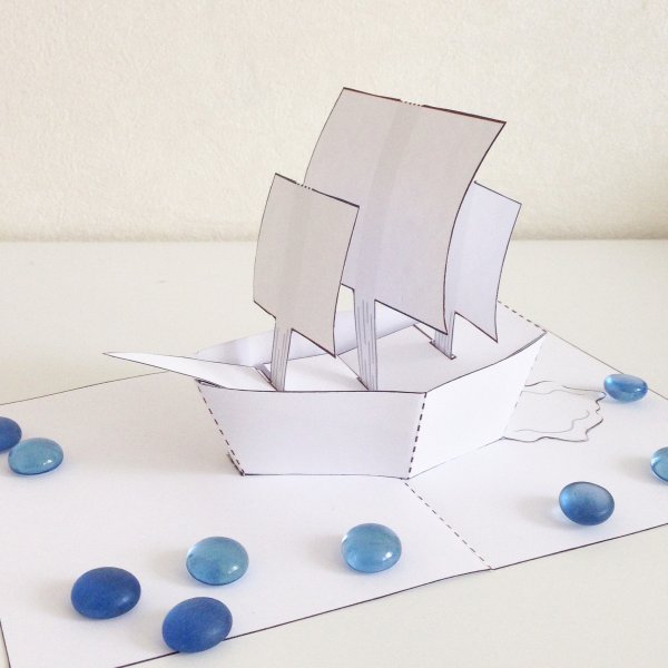 Объемный кораблик из картона