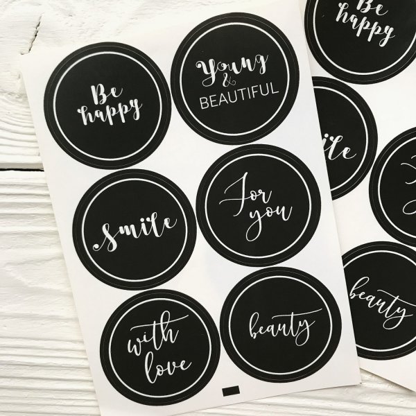 Круглые наклейки