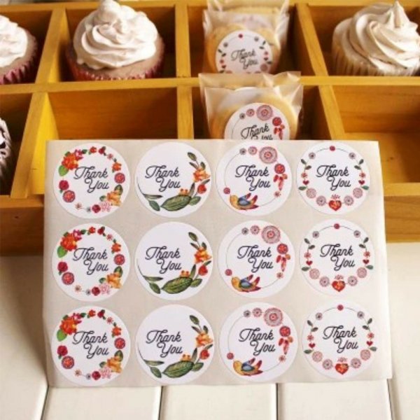 Наклейка круглая подарок