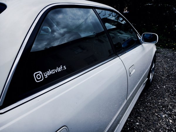 Наклейка инстаграма на авто