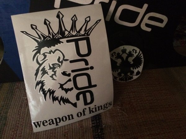 Наклейка Pride на лобовое стекло