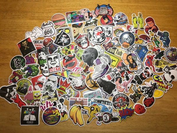 Стикербомбинг на ноутбук